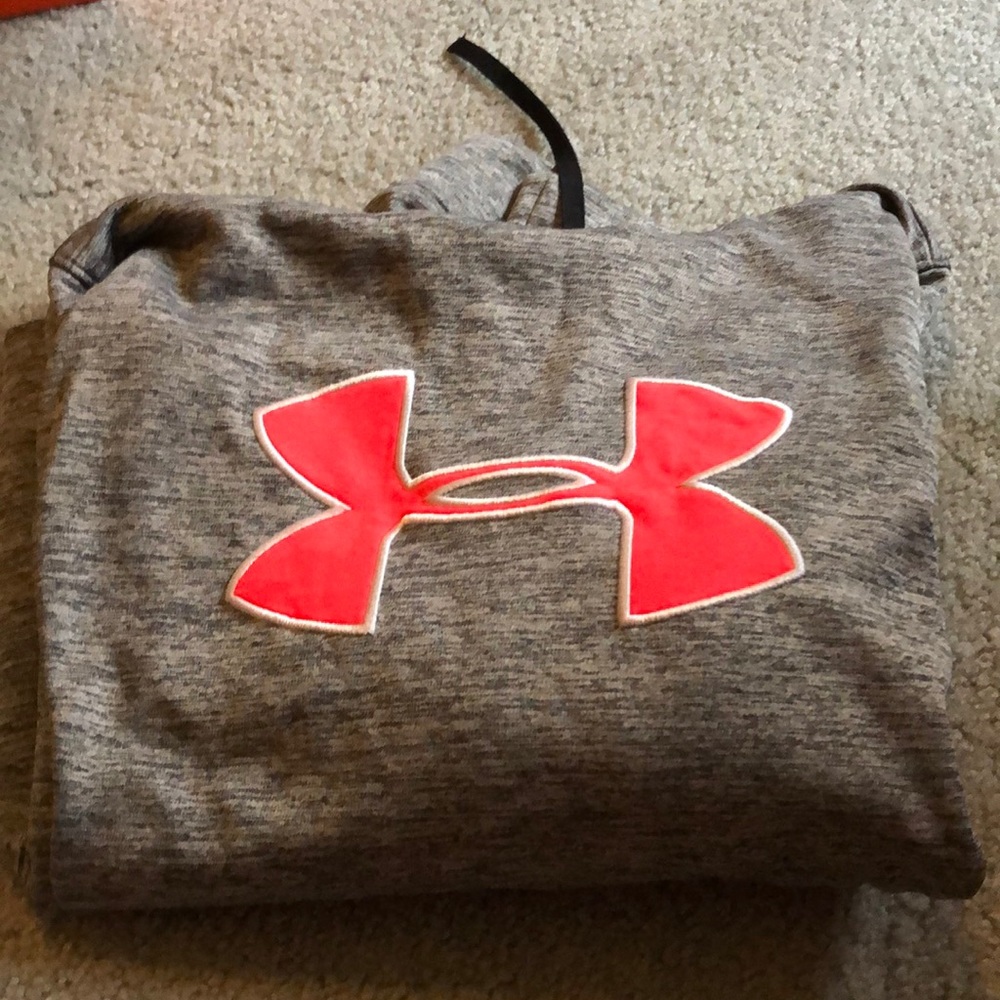 Under Armour Sweatshirt